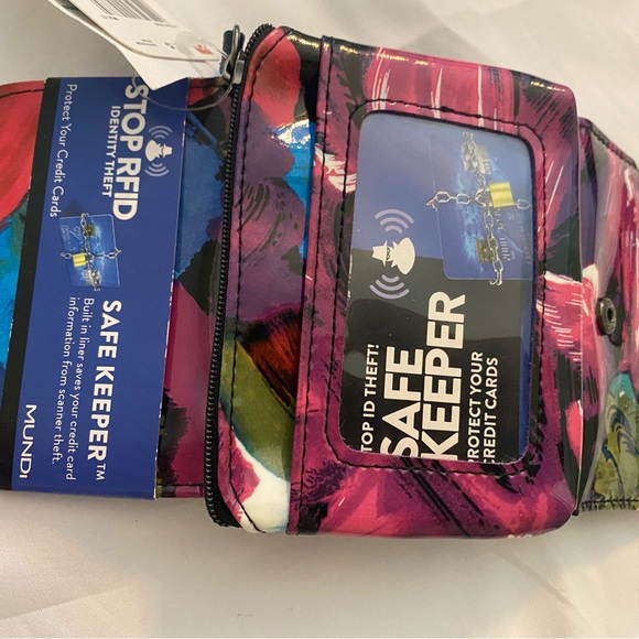 Mundi Pastel Floral Anna Indexer Safe Keeper Tri-Fold Wallet NWT - Picture 4 of 6